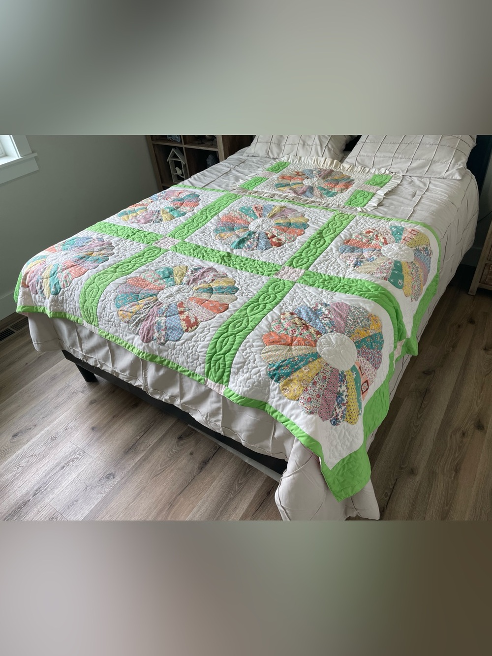 Vintage Dresden Plate Quilt Matching Ruffled Pillow Sham Green Pink Floral